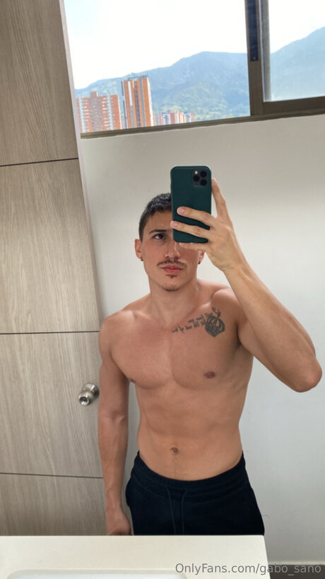 Gabo Sano1 estrella porno caliente fotos
