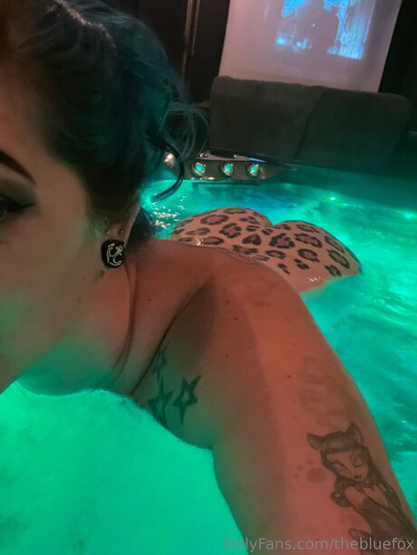 Thebluefox actriz atractiva imágenes