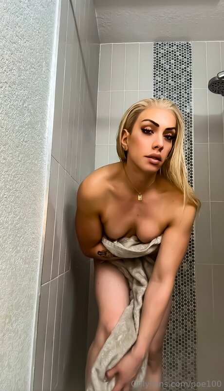 Poe100 estrella porno perfecta archivo