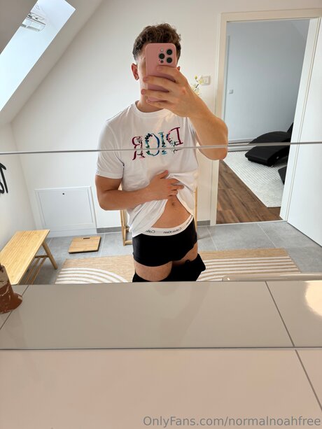 Normalnoahfree desnudos estrella imágenes