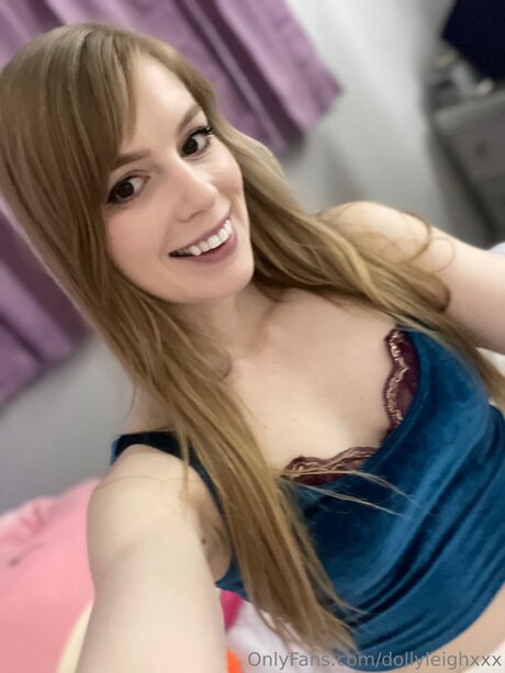 Dollyleighxxx buena estrella porno imagen