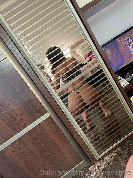 Shadyevefree arte modelo galería