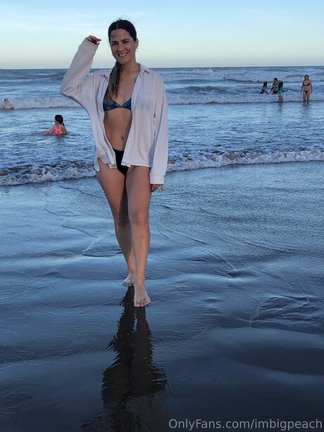 Imbigpeach modelo desnudo galería