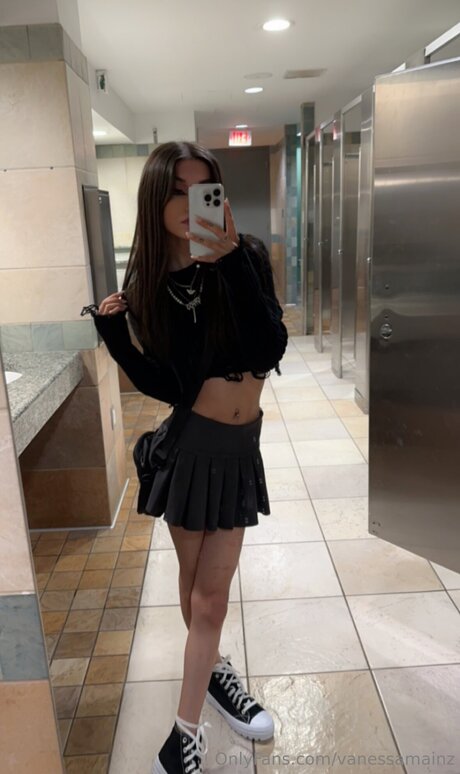 Vanessamainz actriz caliente imágenes