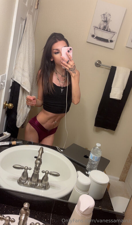 Vanessamainz hermosa modelo galería