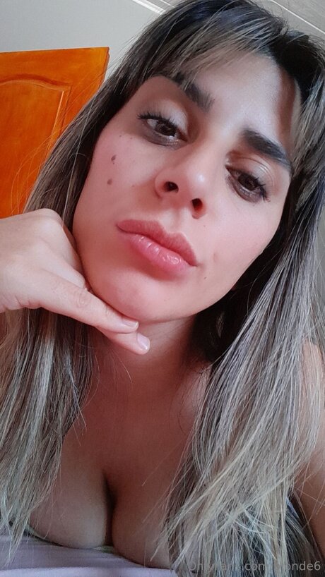 Blonde6 modelo fotos