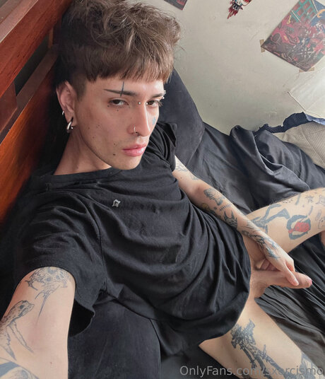 Sxorcismo hermosa actriz foto