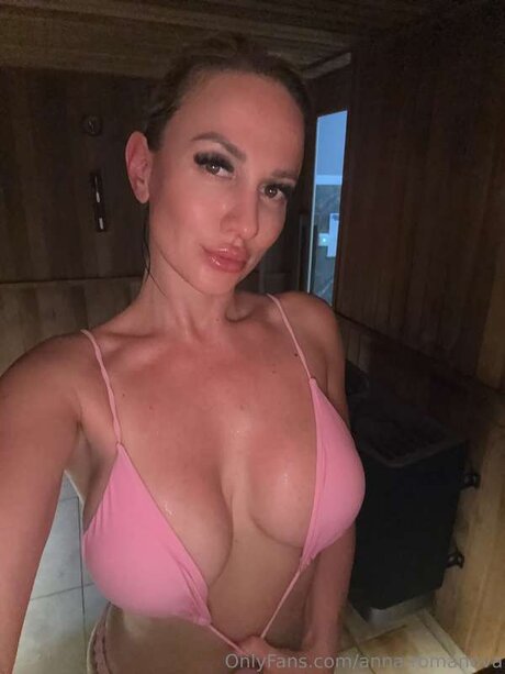 Anna Romanova estrella porno hd galería