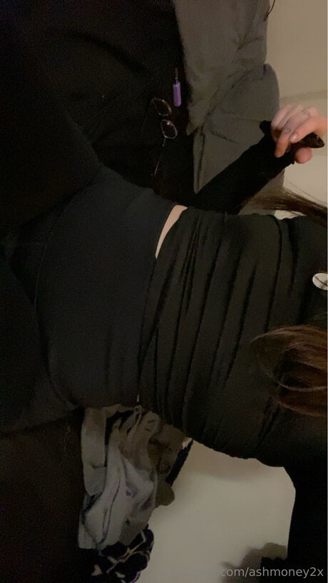 Ashmoney2x modelo de alta calidad galerías