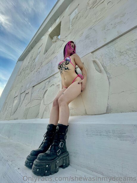 Shewasinmydreams estrella hermosa galerías