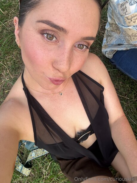 Curiouskiki actriz xxx foto