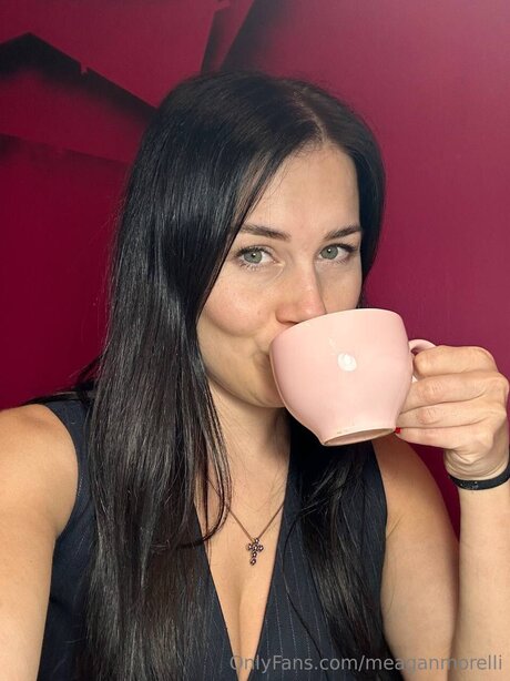 Meganscrazyworld actriz atractiva imagen