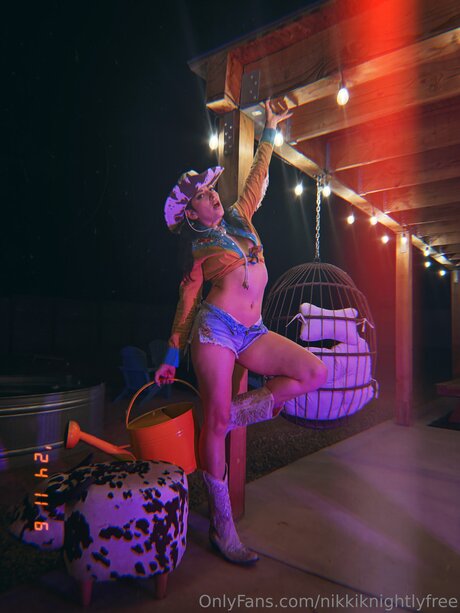 Nikkiknightlyfree estrella de alta definición fotos