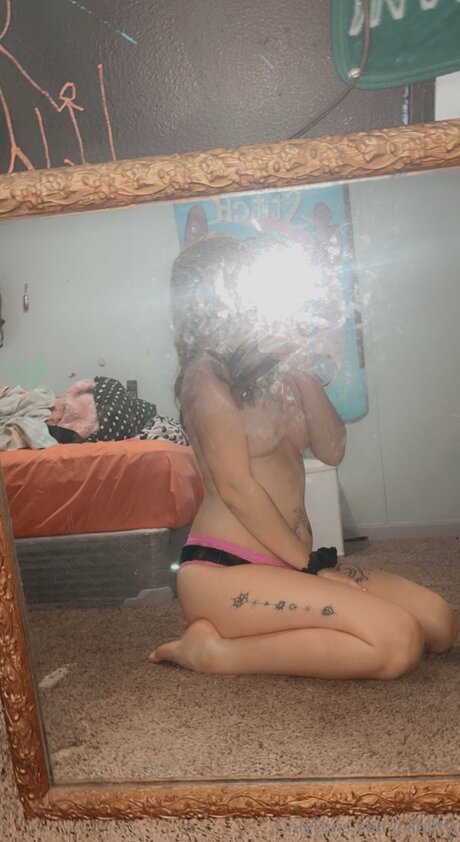 Lilbitttxoxo estrella desnuda archivo