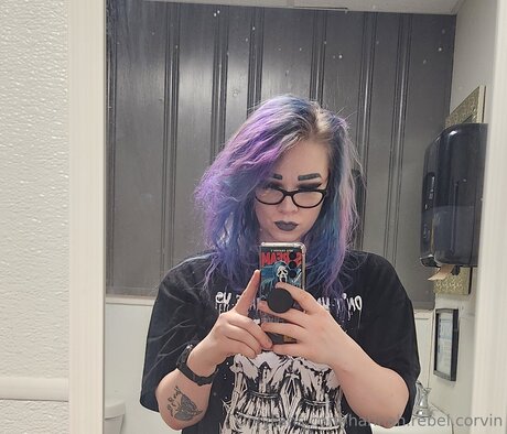 Hannah Rebel Corvin estrella pornografica fotos