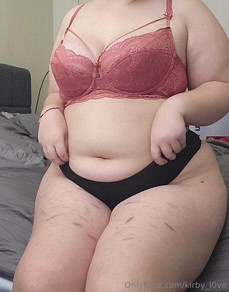 Kirby L0ve modelo bonita imagen