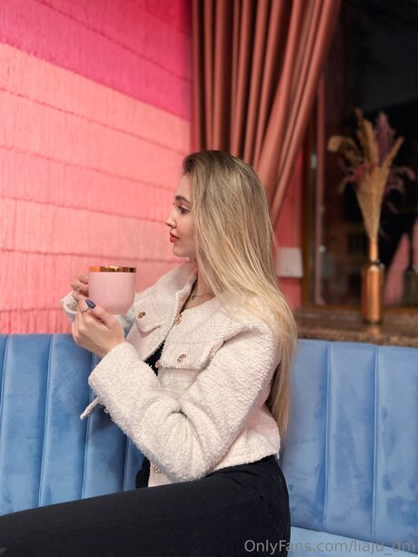 Liaju Dm estrella erótica galerías