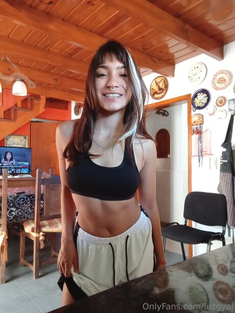 Luzgyal modelo bonita archivo