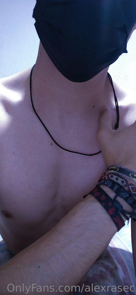 Alexrasec modelo desnuda imágenes