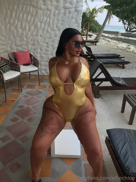 Elliechloe modelo adulto archivo