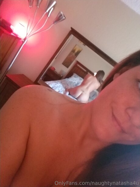 Naughtynatasha4u estrella adulta archivo