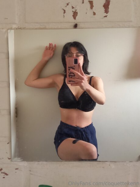 Coquettekenn estrella atractiva imágenes