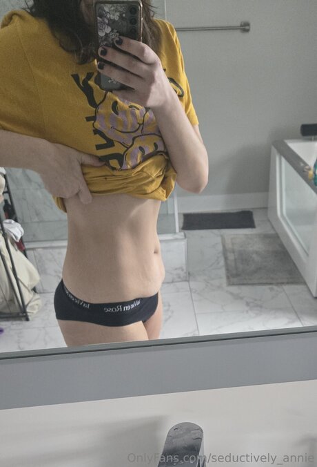 Seductively Annie modelo porno galería