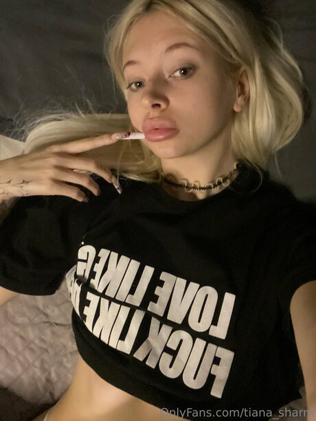 Empress Tiana estrella porno desnuda foto