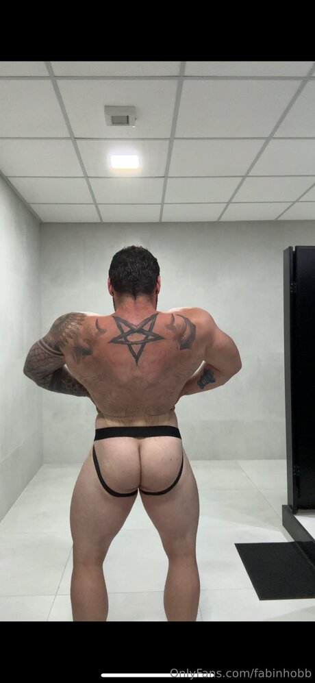 Fabinhobb modelo desnudos galerías