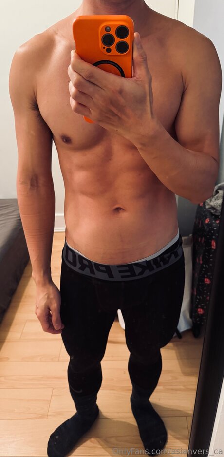 Asianvers Ca estrella desnuda foto