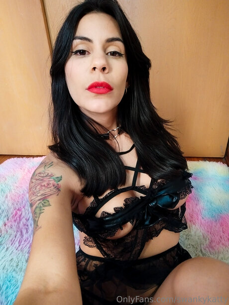 Swankykatty actriz perfecta fotos