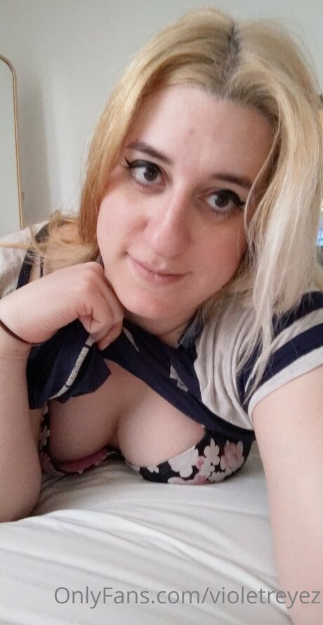 Violetreyez actriz xxx imágenes