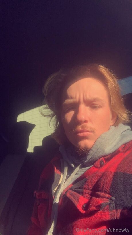 Uknowty actriz de arte galerías