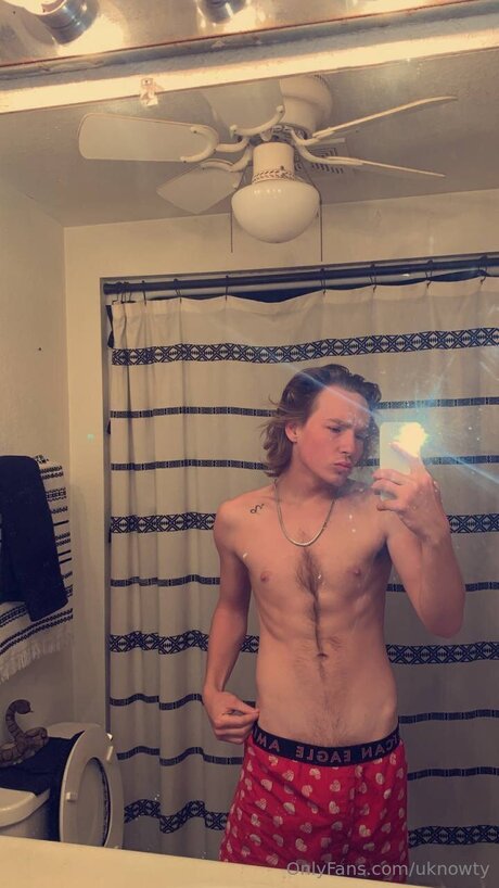 Uknowty modelo de alta calidad galerías