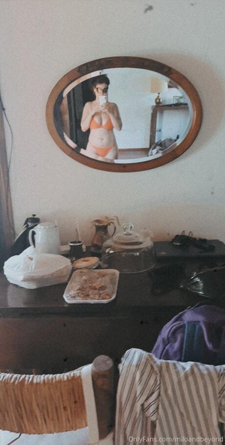 Emileying estrella porno atractiva fotos