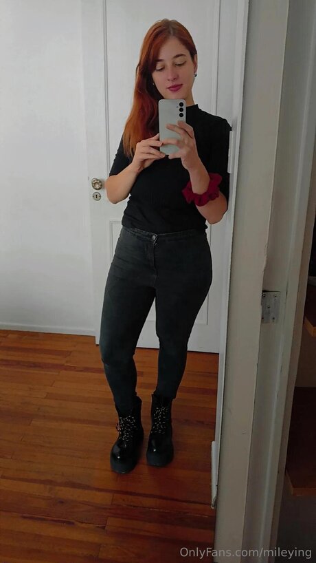 Emileying modelo desnudos galerías