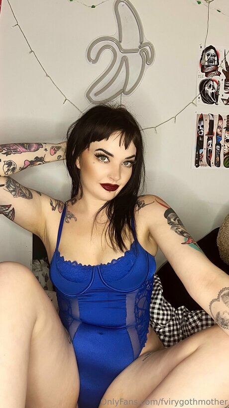 Fvirygothmother estrella porno atractiva imagen