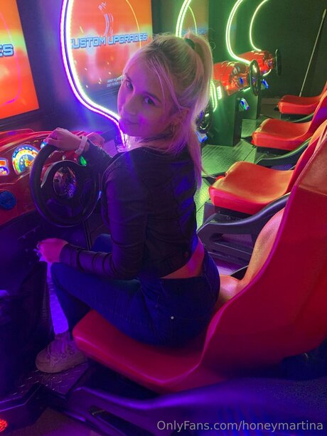 Honeymartina modelo libre fotos