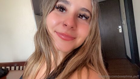 Josephina Puff modelo hd galería
