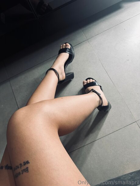 Smallapril actriz exclusiva imagen