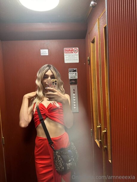 Sharonbugatti sexo modelo galería