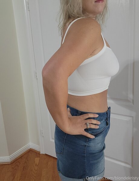 Blondekristy modelo de alta calidad fotos