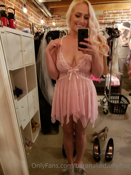 Barenakedamyfree bonita modelo galerías