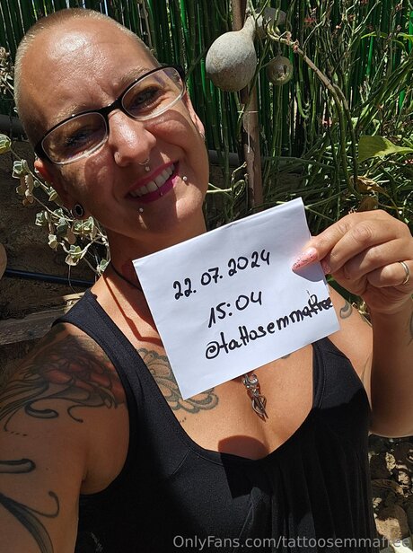 Tattoosemmafree actriz desnuda galerías