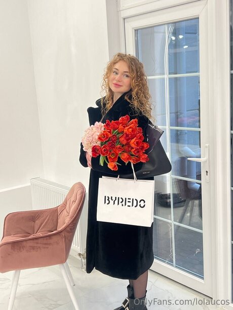 Lolaucos estrella caliente galerías