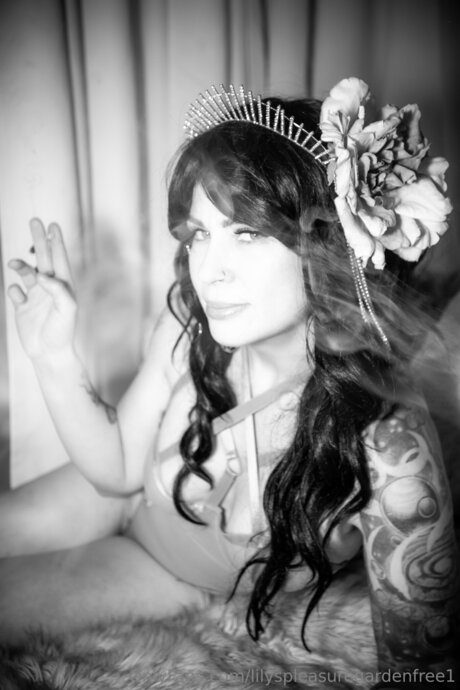 Lilyspleasuregardenfree1 modelo xxx recopilación