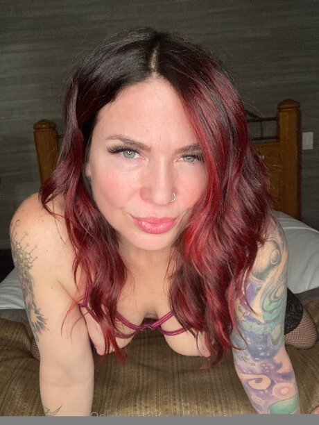 Lilyspleasuregardenfree1 estrella desnuda galerías