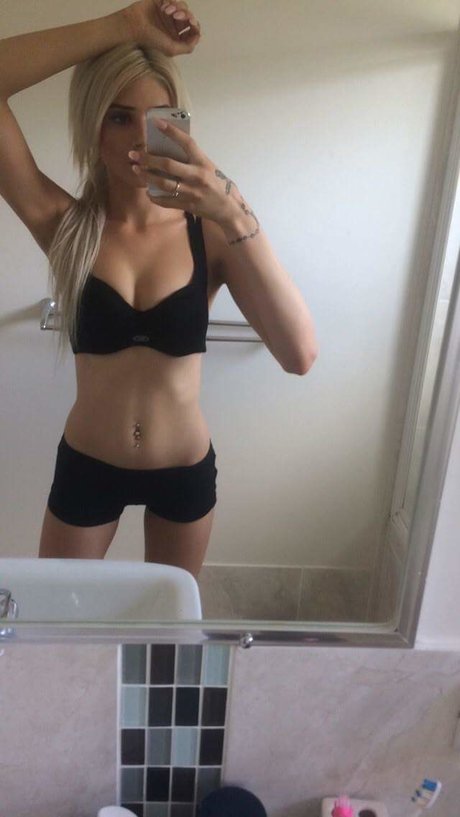 falda de cuero onlyfans parte superior sexy archivo