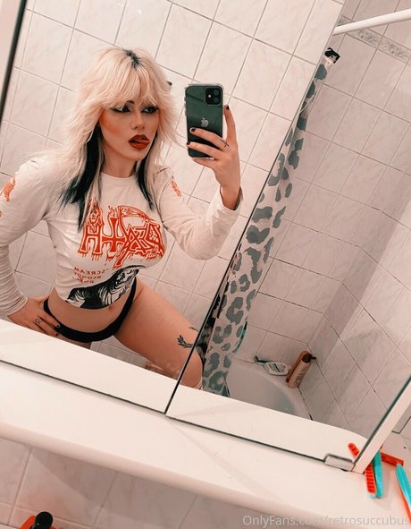 heavymetalmaniak actriz atractiva fotos