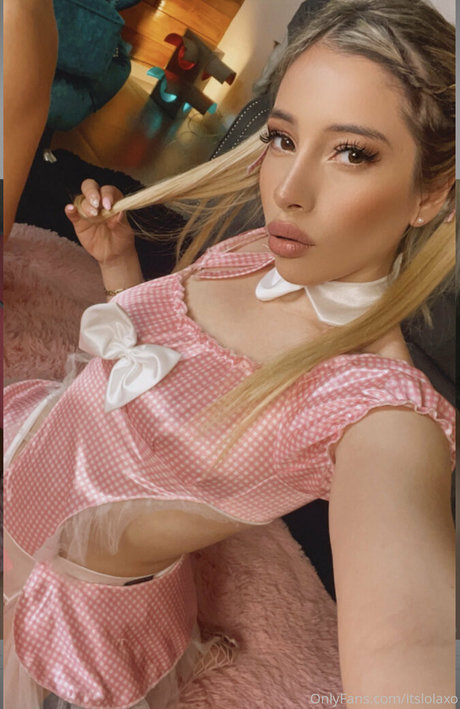 itslolaxo modelo desnudo fotos